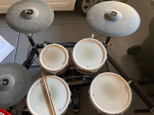 Photo Pearl E Pro Drum Kit with Hardware $950