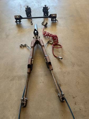 Photo Roadmaster sterling tow bar and cross bar $450
