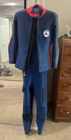 Photo Scuba Diving wet suit. $50