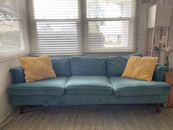 Photo Sea Blue Modern Velvet Sofa Couch 88 Wide $200