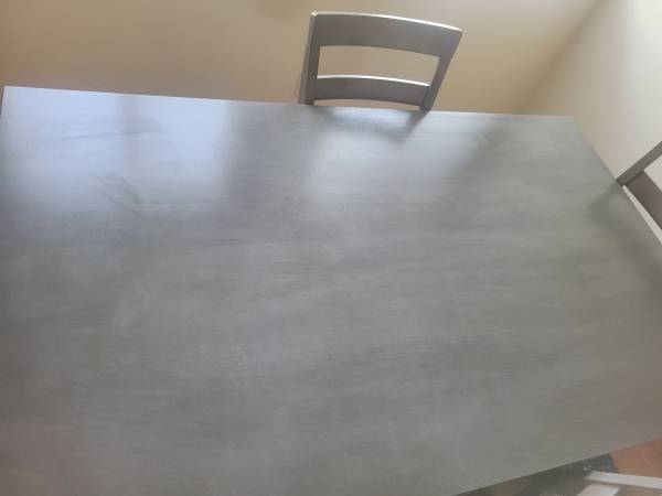 Photo Selling my ashleys dining table $300
