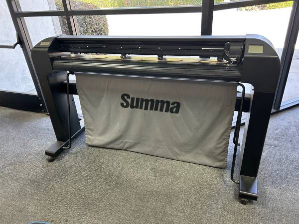Photo Summa vinyl cutter sign making equipment car wrap $3,000