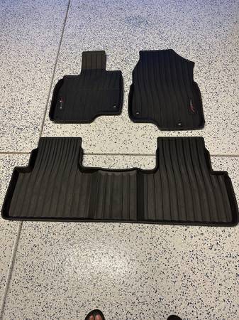 Photo Used All Weather Mat for 2022 Acura RDX Aspec $70
