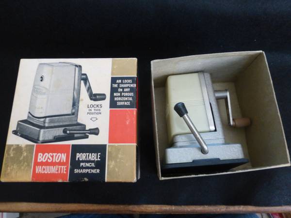 Photo Vintage Boston Sharpener 1O84 With Original Box $40