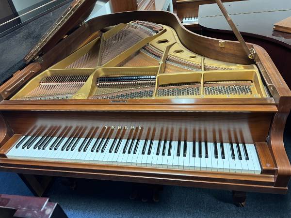 Photo Yamaha G3 grand piano $7,000