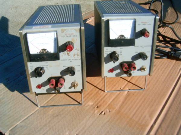 Photo ( 2 ) Vintage HP 723A variable DC 0-50 v 0-500 ma power supply $131