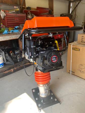 Photo jumping jack, Compactor $900