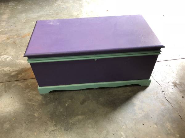 Photo Old Toy Box $140