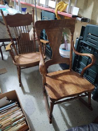 Photo Rocking Chairs-will deliver in Iowa City $30
