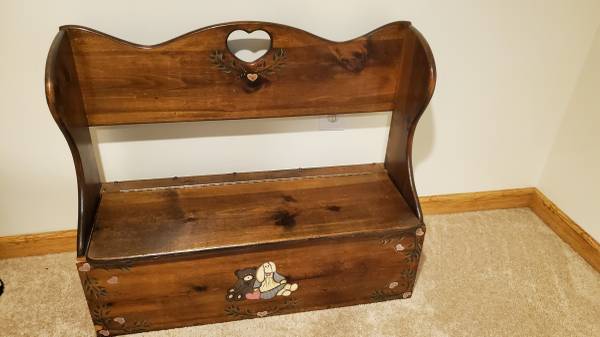 Photo Adorable childrens bench seat with toy box $170