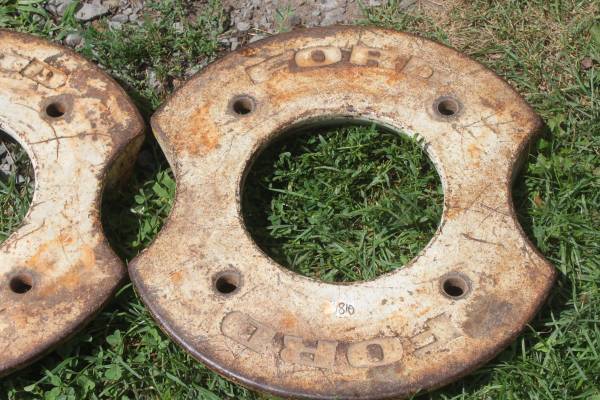 Photo Ford tractor wheel weights $60