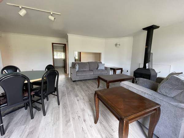 Room for Rent in 4 bedroom Townhouse $600m  utilities last room left $600