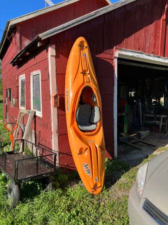 Photo liquidlogic white water kayak $300