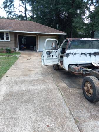Photo 1989 chevy dually parts $1