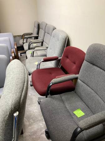 Photo Chairs- High back Gray Rolling Office Chairs (3-4) Gray $35