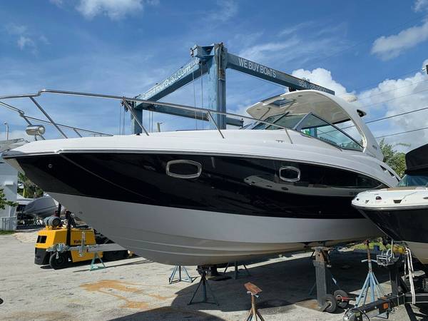 Dry-Stored 2013 Chaparral 310 Signature $31,500
