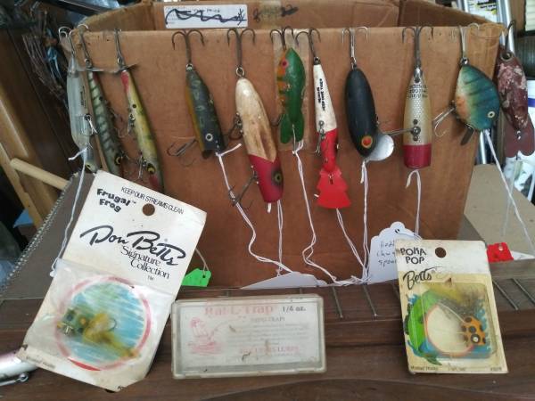Photo Vintage fishing lures $20