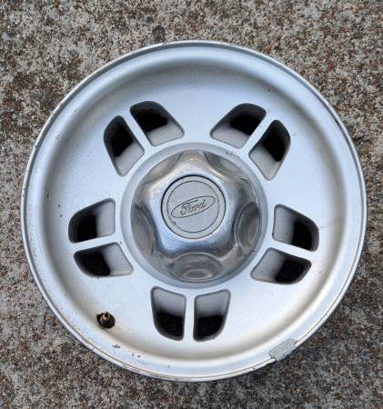 Photo Ford Ranger 14 inch Factory Aluminum Wheels $250