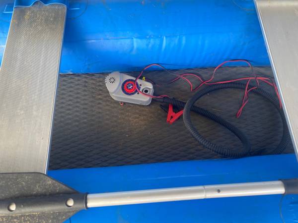 scout 365 inflatable boat dinghy $600