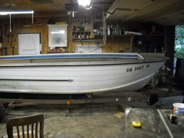 Photo 1985 18 starcraft center console project boat $400