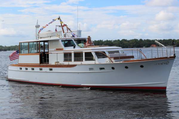 Classic cockpit cruiser Liveaboard Looper yacht $149,500 | Boats For ...