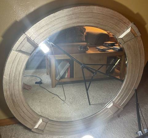 Photo Drexel Heritage 43- Round Mirror- Inrignia PICK UP ONLY $90