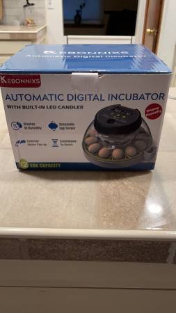 Photo Egg incubator $80