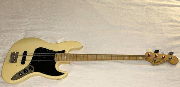 Photo Fender 1976 Jazz Bass Olympic White Maple Neck wOriginal Hard Shell $3,300