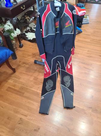 Photo Honda aquatrax xl wetsuit with jacket $199