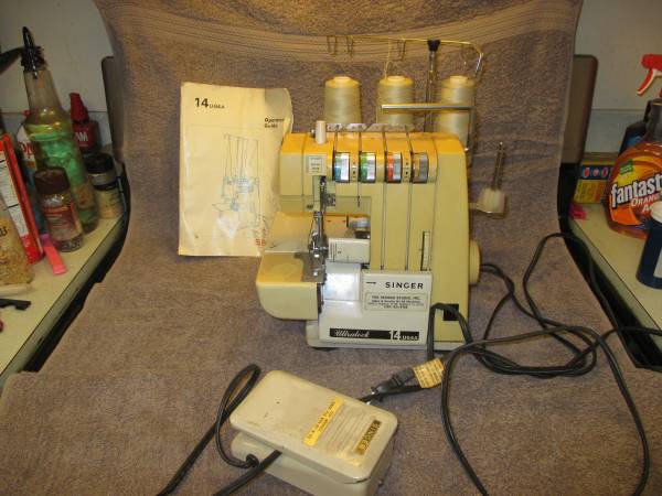 Photo Singer Ultralock 14U64A Serger Sewing Machine w Foot Pedal Manual $60