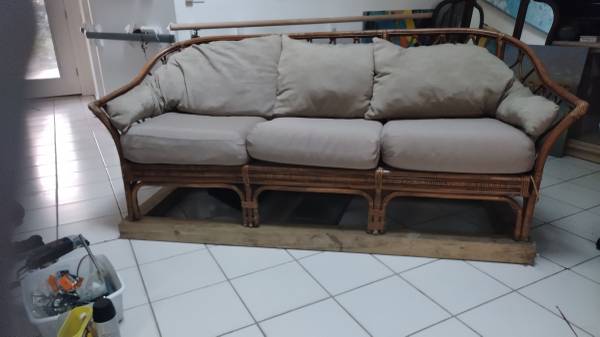 Photo Wicker Antique and Bent Wood Sofa -Best Offer $5
