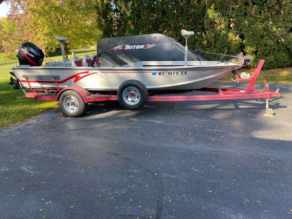 18ft Sylvan Bass Boat $9,500 | Boats For Sale | Janesville, WI | Shoppok