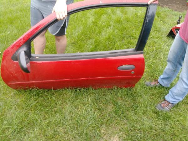 Photo 2000 to 2005 Cavalier Body Parts and Gas Tank $400