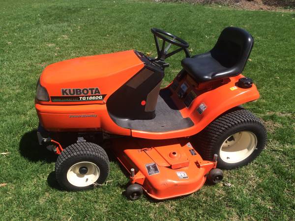 Photo KUBOTA TG1860G WITH POWER STEERING, SUSPENSION AND 54 DECK $2,600