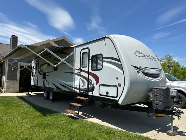 Photo SuperLite Spee travel trailer $19,900