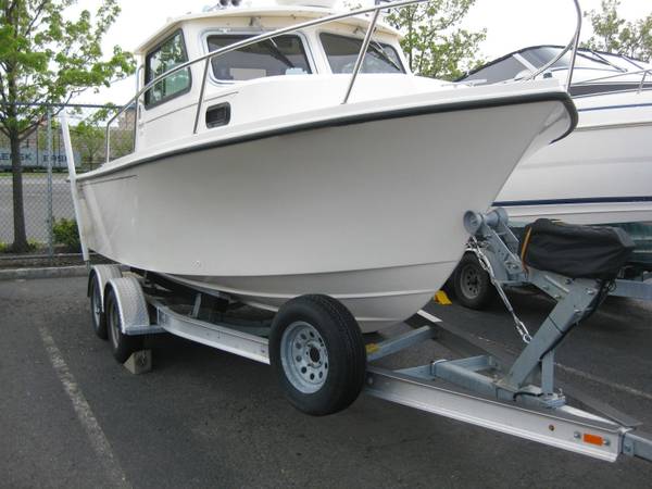 2002 Parker 2120 with 200hp Yamaha 4-stroke engine $15,960
