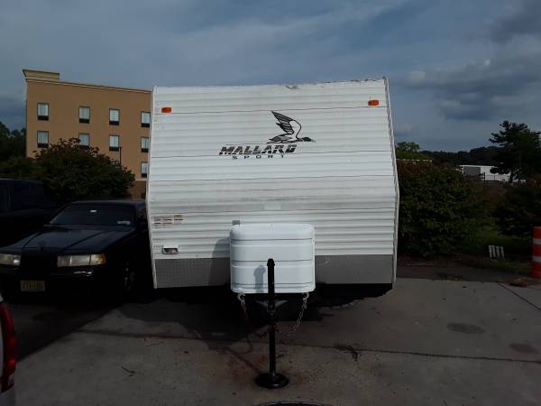 Photo 2007 Mallard Sport Cer Everything works Fold out Awning Like New. $4,800