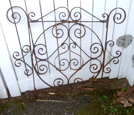 Photo Antique Wrought Iron Gate  Fence,37 x 34,43 x 26 $85