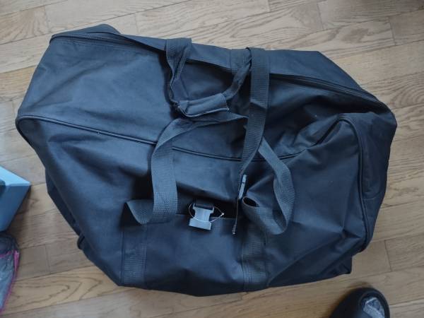 Large duffel bag sports equipment bag 28 x 15 x 18 h $25