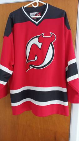 New Jersey Devils Jersey Large $20