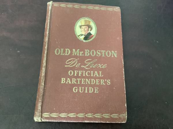 Photo Old Mr. Boston De Luxe Official Bartenders Guide (Hardcover) by Leo O $8