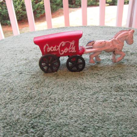 Photo Vintage Cast Iron Coca-Cola Red Wagon Buggy With White Horse $13