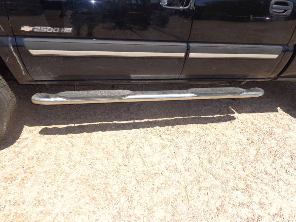 Photo 2001 THRU 2006 CHEVY SILVERADO CREW CAB STEP BARS AND GMC