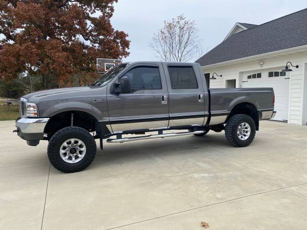 Photo 2002 Ford F-350 4x4 7.3 Powerstroke 135k miles Lariat Edition - $26,500 (West Plains Mo)
