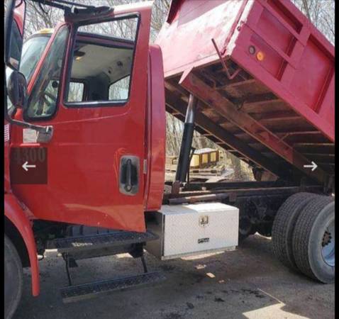 Photo 2007 International 4300 MA025 single axel Dump Truck $25,000