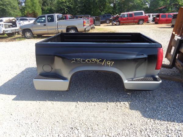 Photo GOOD STEPSIDE BED FOR 1988-1998 CHEVY AND GMC TRUCK