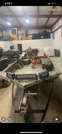 Xpress duck boat with mud motor $5,000