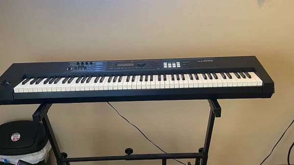 Photo Roland Juno DS88 Synthesizer 2018 - Present - Black $600