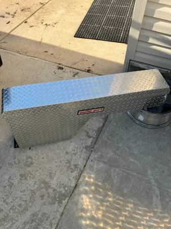 Photo Truck tool box, over the wheel well $120