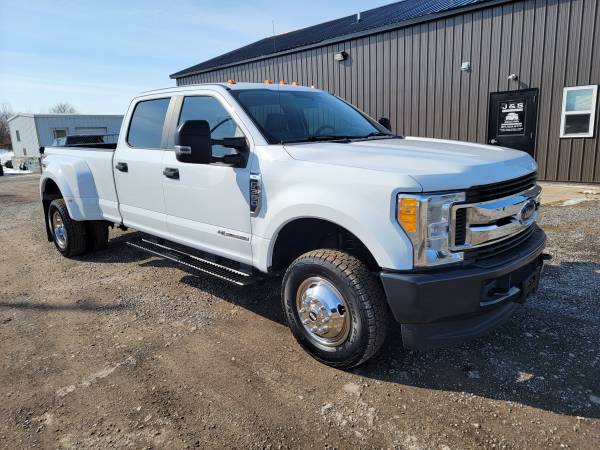 Photo 2017 FORD F350 XL 4X4 CREW DUALLY 6.7 POWERSTROKE DIESEL SOUTHERN - $42,900 (Blissfield)